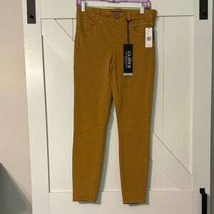 Liverpool glider ankle skinny. NWT.